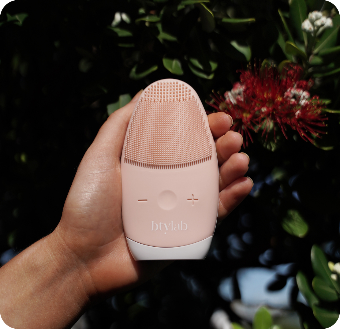 Blush 2-in-1 Sonic Cleanser